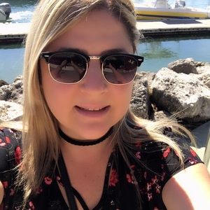 Meet your Posher, Cathia